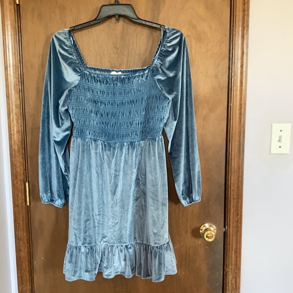 Offer $20 LC Lauren Conrad smocked flounce hem velvet dress duller blue size L - Picture 4 of 17